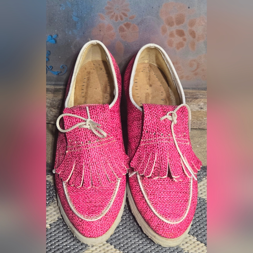 Vintage Ben Hogan Pink And White Golfers Loafers With Spikes And Fringe Detail